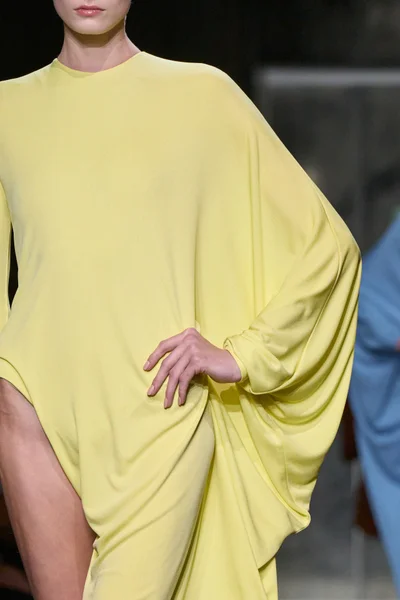 Look 61